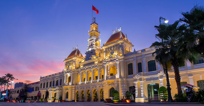 Morning arrival in the morning to Ho Chi Minh City