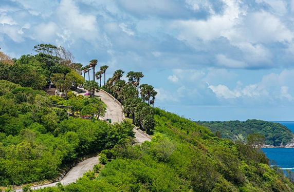 Fly to Phuket with Singapore Airlines | Beach